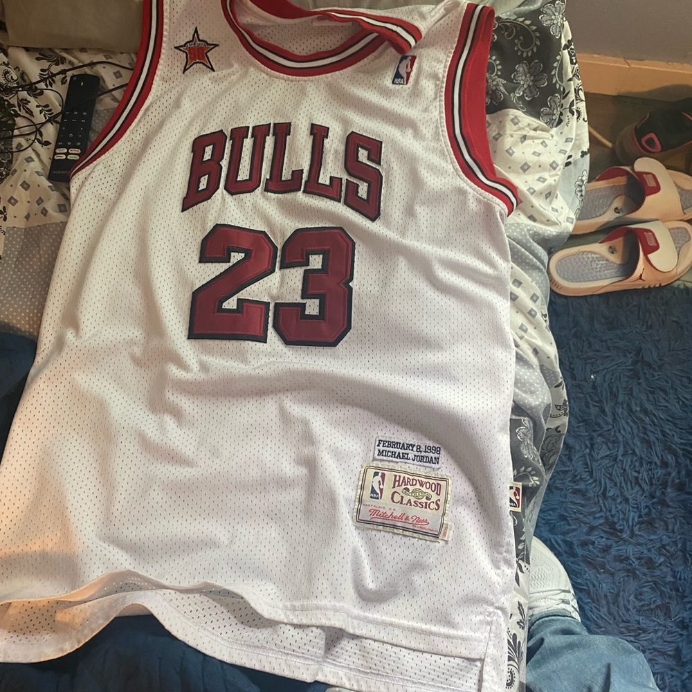 Mitchell & Ness Hardwood Classics Michael Jordan 98 all star jersey.